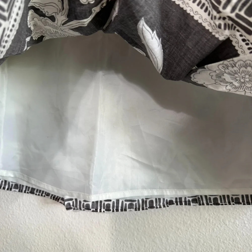 Ann Taylor Skirt Women's 14 White Black Floral‎ Lined Pleated Side Zip Casual